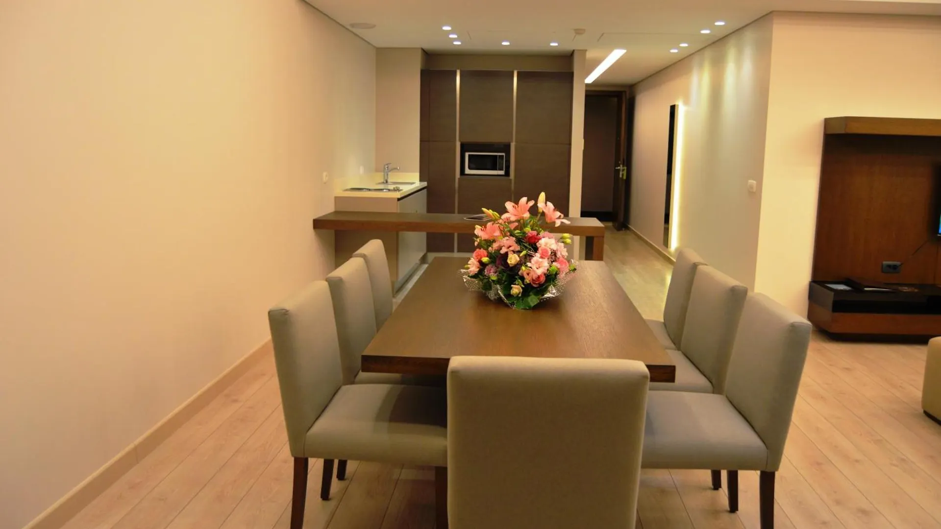 Country Lodge Hotel & Resort Beirut 4*,  Lebanon